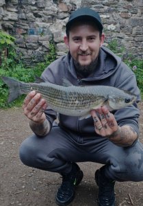 Danny Hoyle with a Thick Lipped Mullet of 4lb 1oz